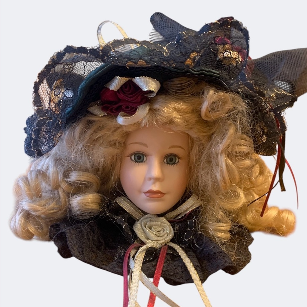 Vintage Victorian Porcelain Doll Head Bust w/ Lace Hat – Dandee International